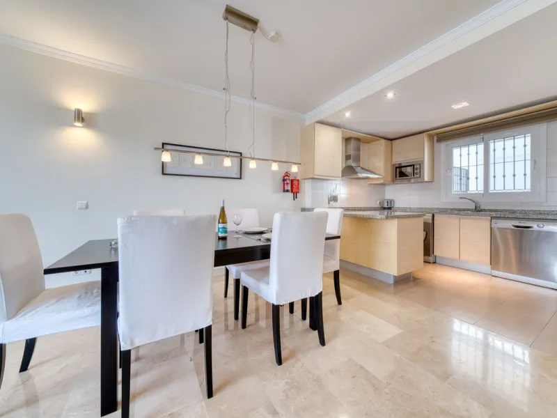 Two Bedroom Apartment with Panoramic Views | Calahonda, Mijas Costa