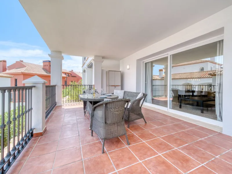 Two Bedroom Apartment with Panoramic Views | Calahonda, Mijas Costa