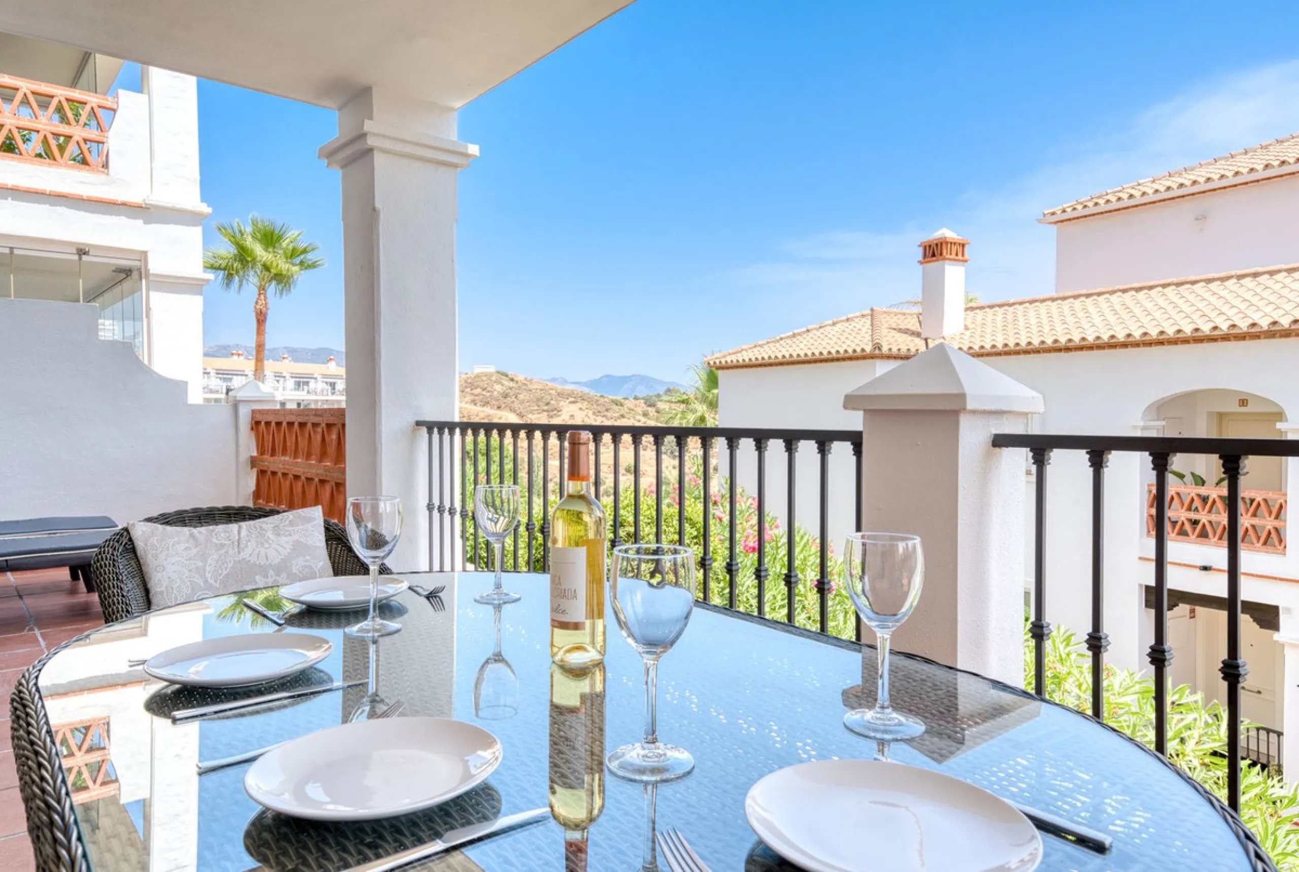 Two Bedroom Apartment with Panoramic Views | Calahonda, Mijas Costa
