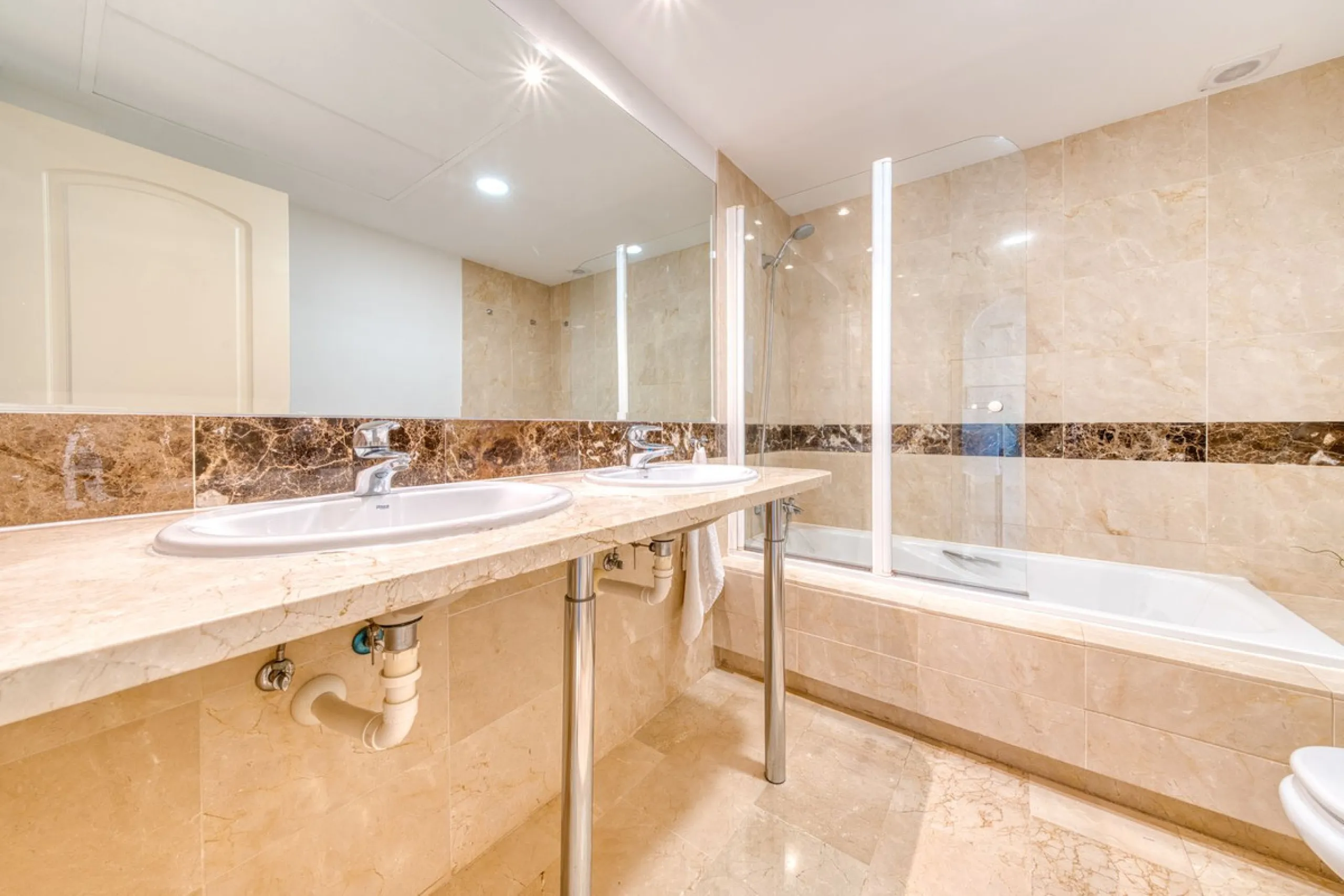 Two Bedroom Apartment with Panoramic Views | Calahonda, Mijas Costa