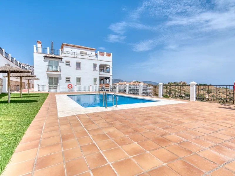 Two Bedroom Apartment with Panoramic Views | Calahonda, Mijas Costa