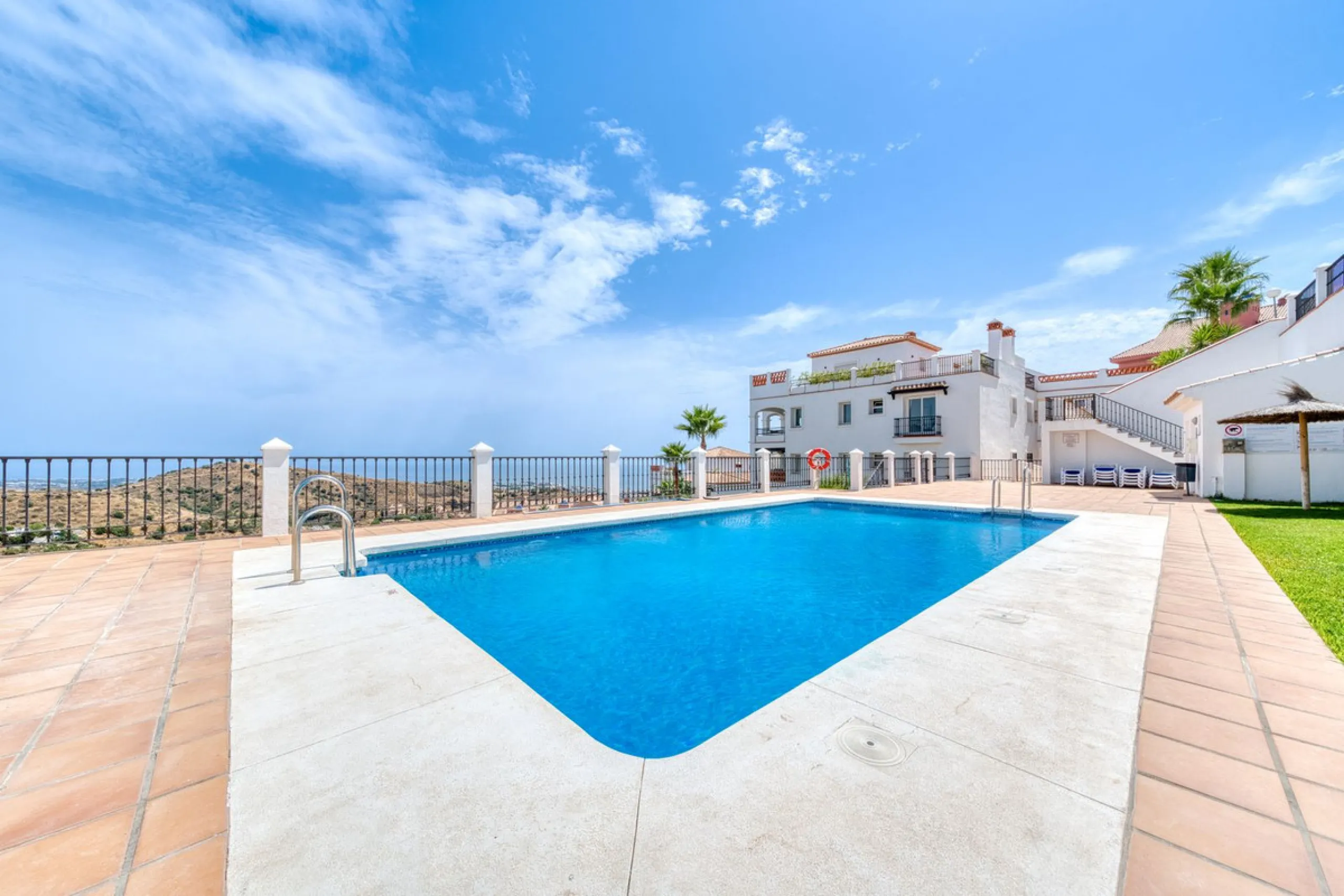 Two Bedroom Apartment with Panoramic Views | Calahonda, Mijas Costa