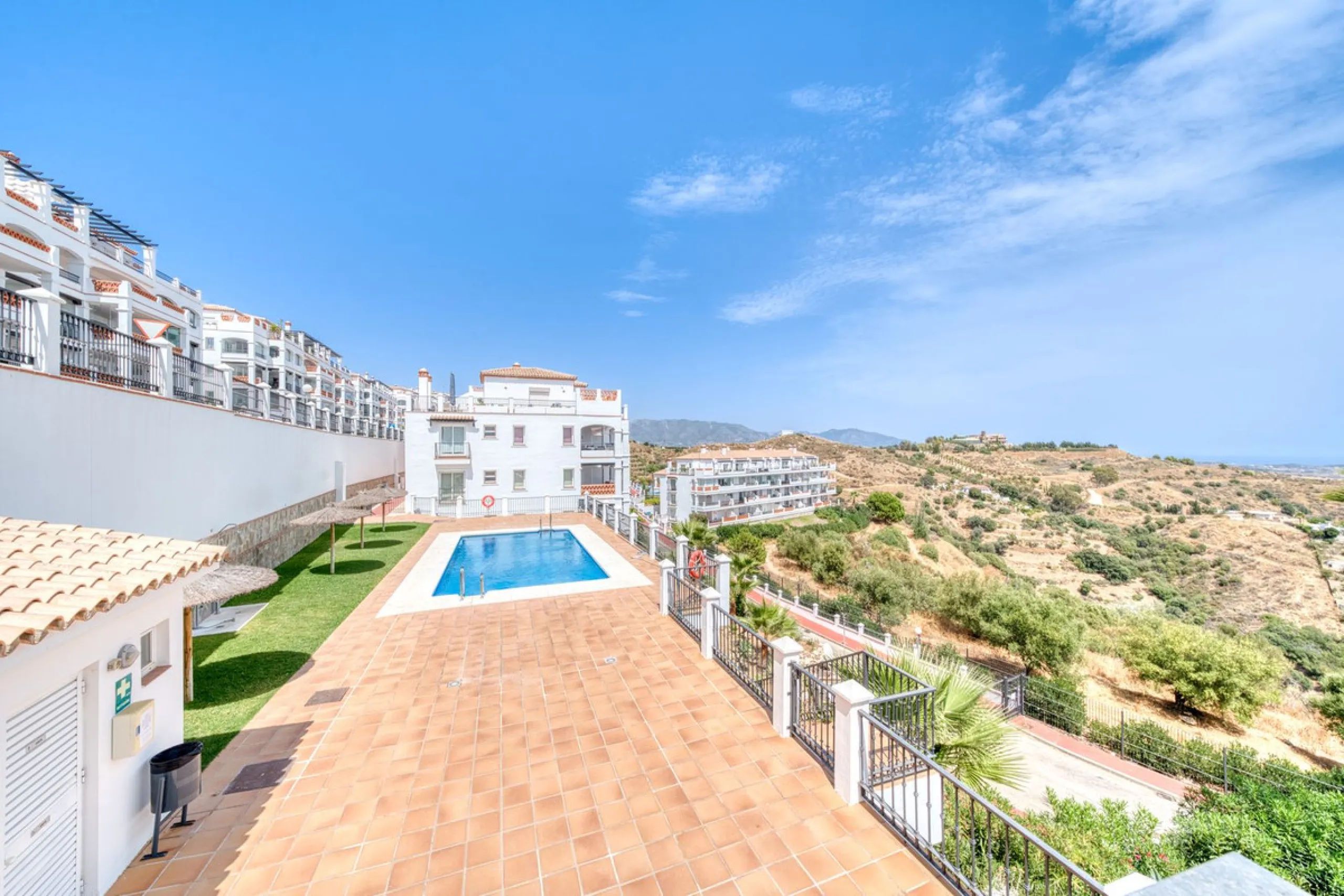 Two Bedroom Apartment with Panoramic Views | Calahonda, Mijas Costa