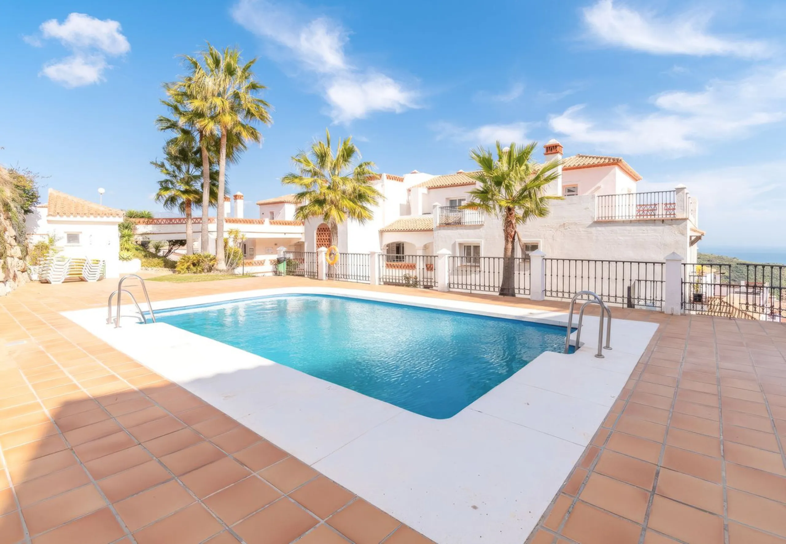Two Bedroom Apartment with Panoramic Views | Calahonda, Mijas Costa