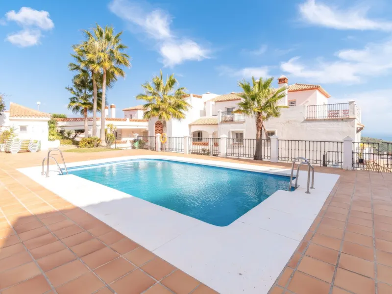 Two Bedroom Apartment with Panoramic Views | Calahonda, Mijas Costa