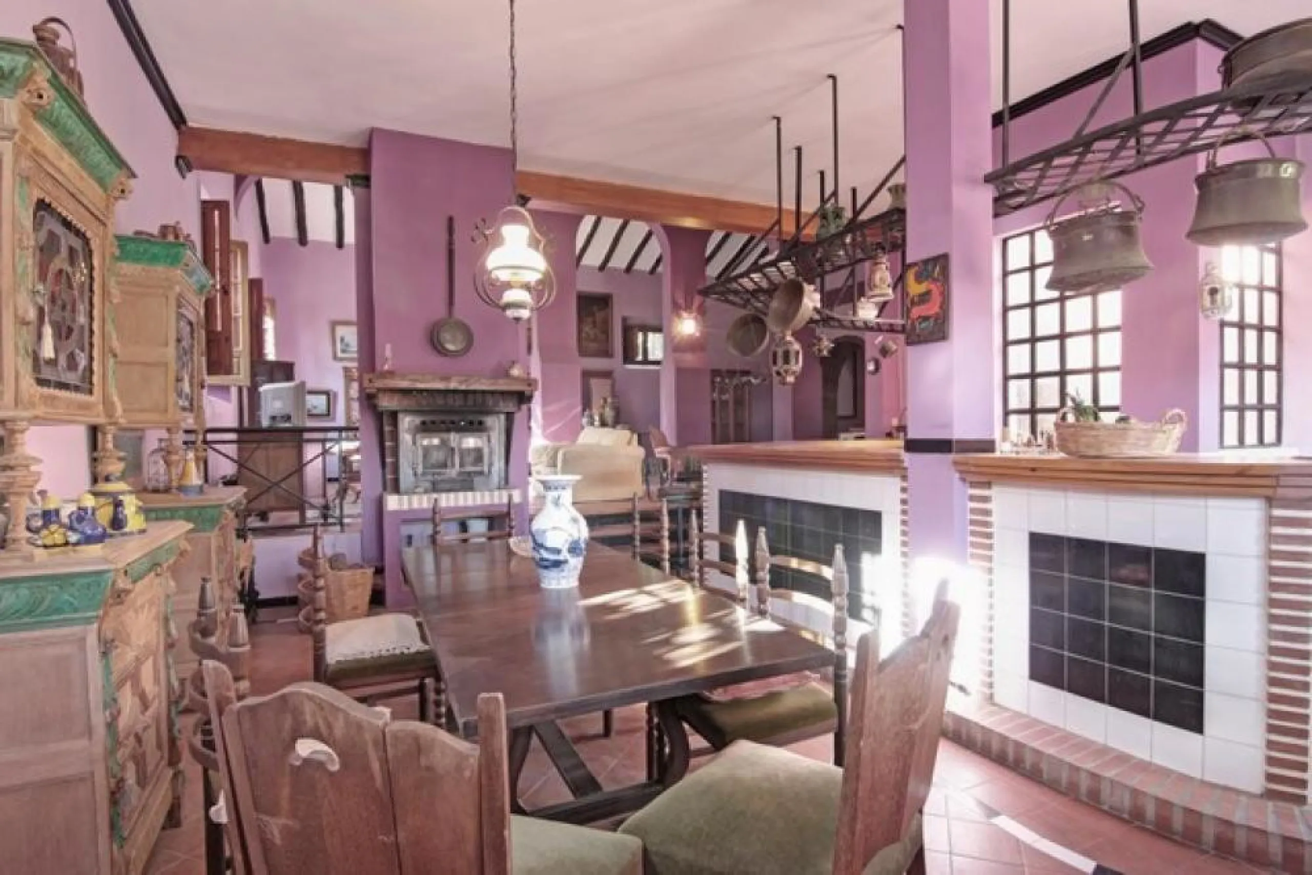 This historic property is a large renovated old Mill, previously a working flour mill for the Larios family until approximately 60 years ago named Molino San Jose. The villa has three bedrooms, three bathrooms, two lounges and two car parking spaces. Ther