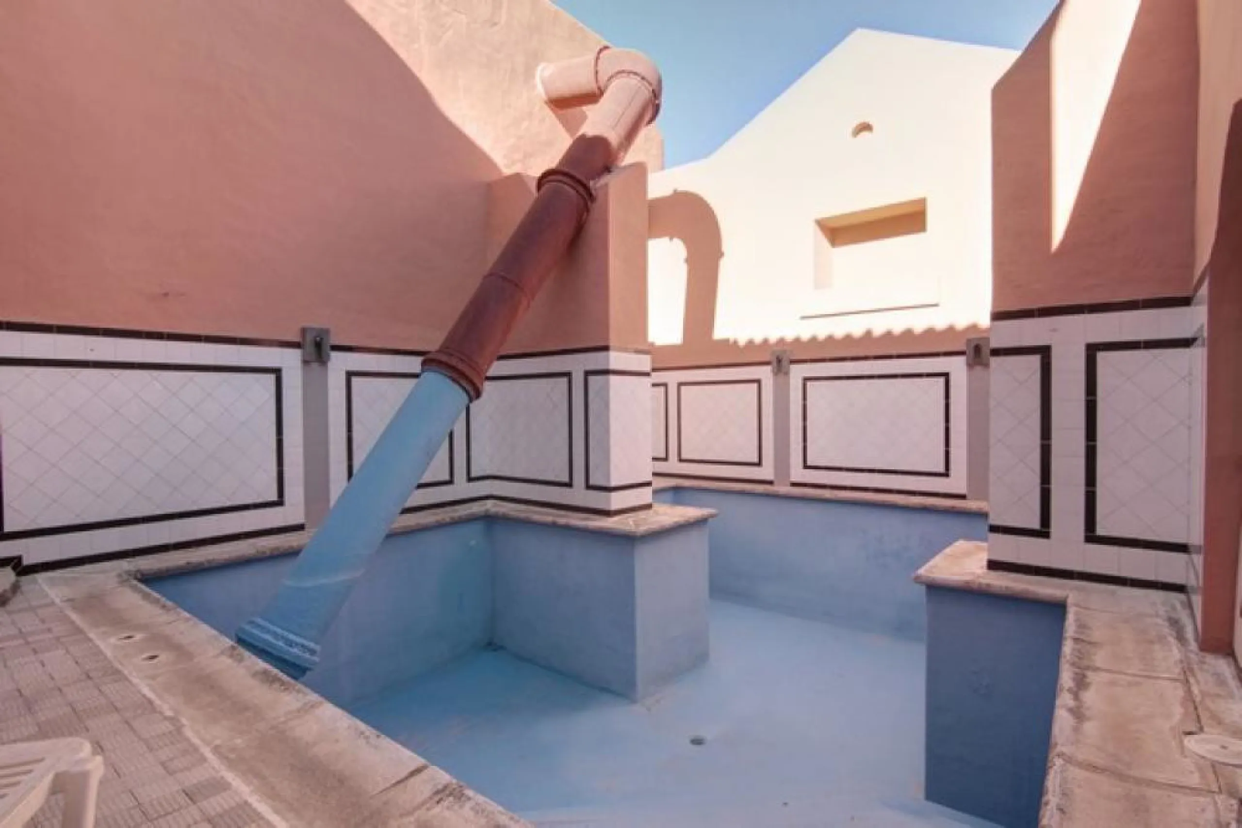 This historic property is a large renovated old Mill, previously a working flour mill for the Larios family until approximately 60 years ago named Molino San Jose. The villa has three bedrooms, three bathrooms, two lounges and two car parking spaces. Ther