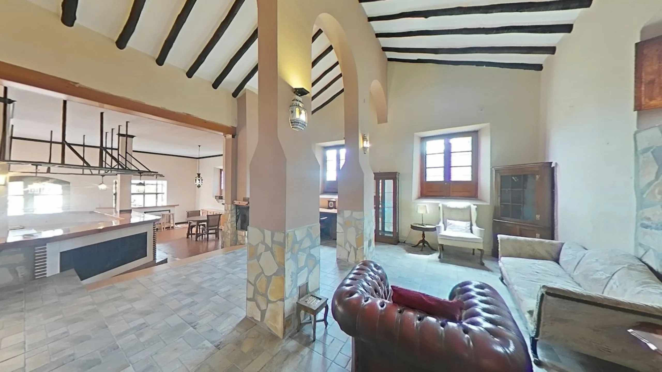 This historic property is a large renovated old Mill, previously a working flour mill for the Larios family until approximately 60 years ago named Molino San Jose. The villa has three bedrooms, three bathrooms, two lounges and two car parking spaces. Ther