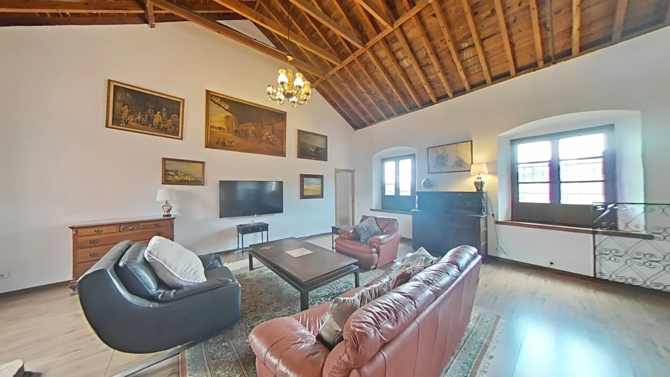 This historic property is a large renovated old Mill, previously a working flour mill for the Larios family until approximately 60 years ago named Molino San Jose. The villa has three bedrooms, three bathrooms, two lounges and two car parking spaces. Ther