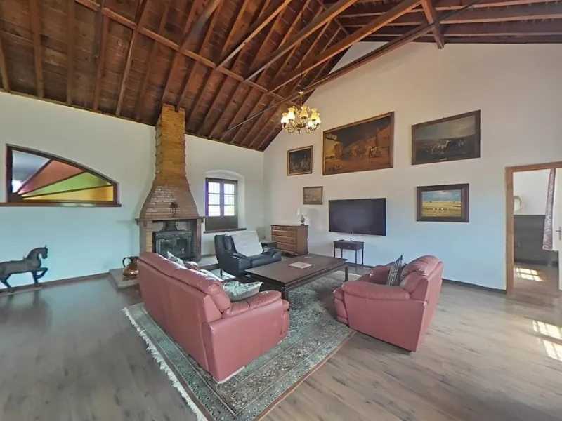 This historic property is a large renovated old Mill, previously a working flour mill for the Larios family until approximately 60 years ago named Molino San Jose. The villa has three bedrooms, three bathrooms, two lounges and two car parking spaces. Ther