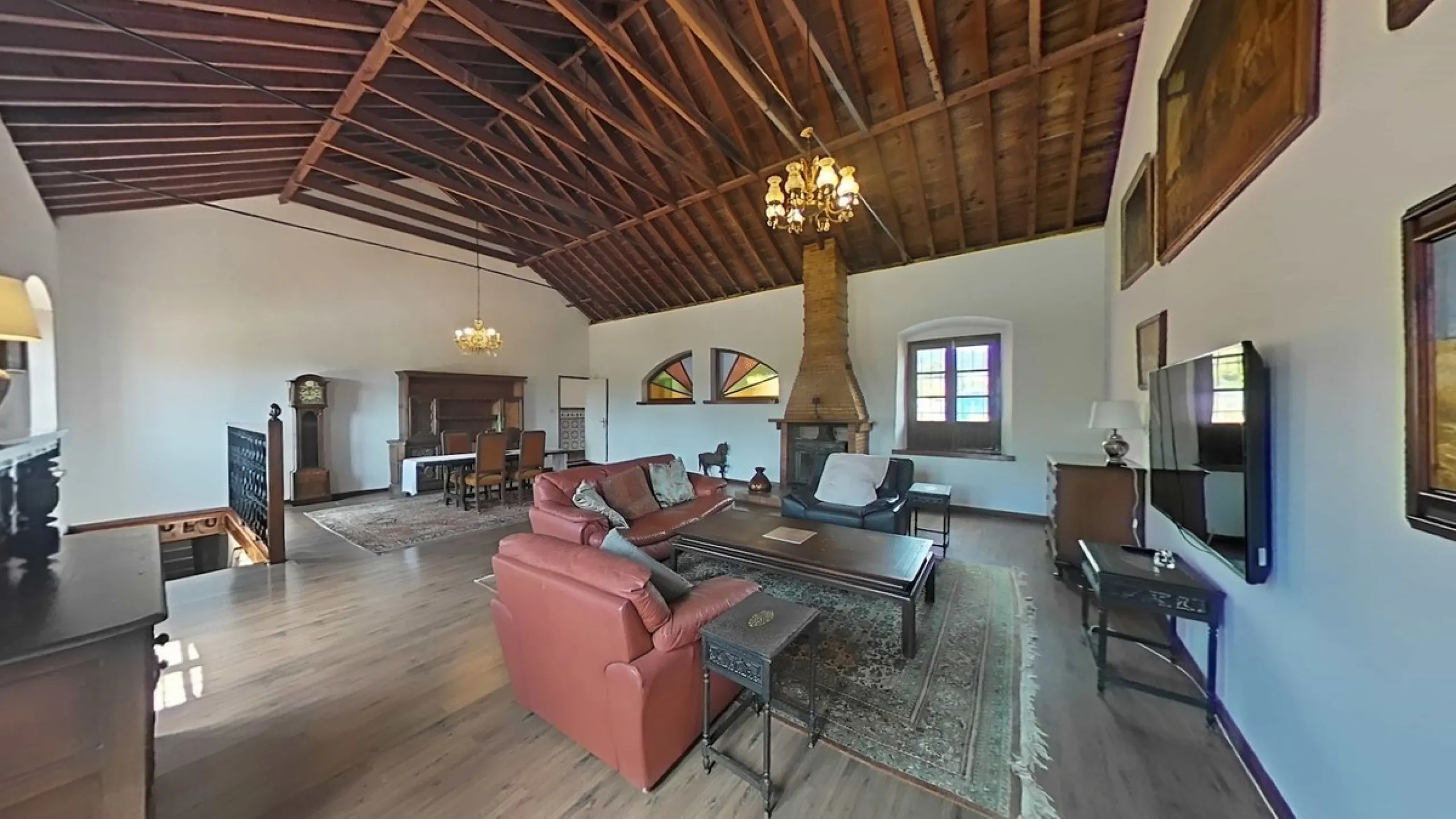 This historic property is a large renovated old Mill, previously a working flour mill for the Larios family until approximately 60 years ago named Molino San Jose. The villa has three bedrooms, three bathrooms, two lounges and two car parking spaces. Ther