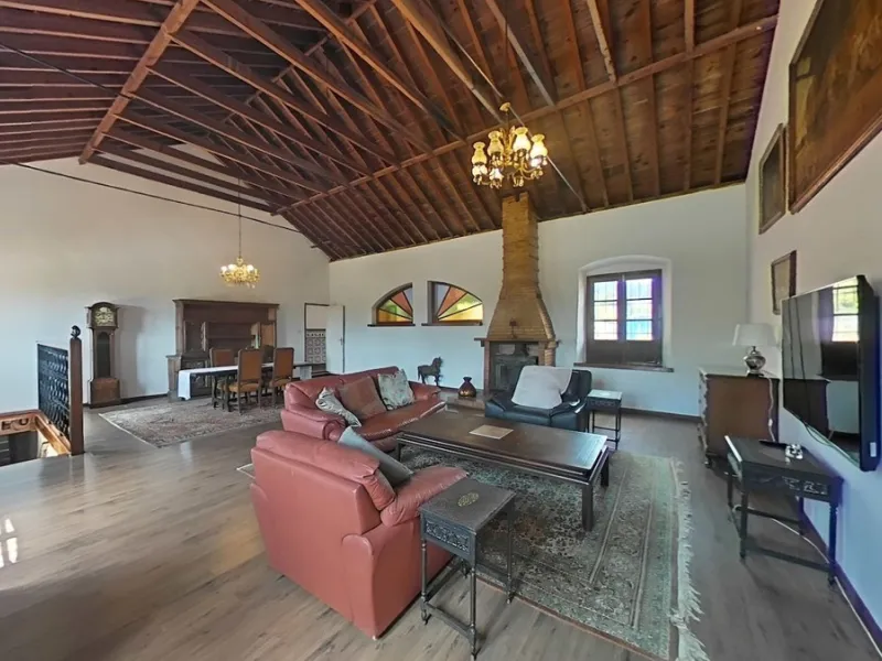 This historic property is a large renovated old Mill, previously a working flour mill for the Larios family until approximately 60 years ago named Molino San Jose. The villa has three bedrooms, three bathrooms, two lounges and two car parking spaces. Ther