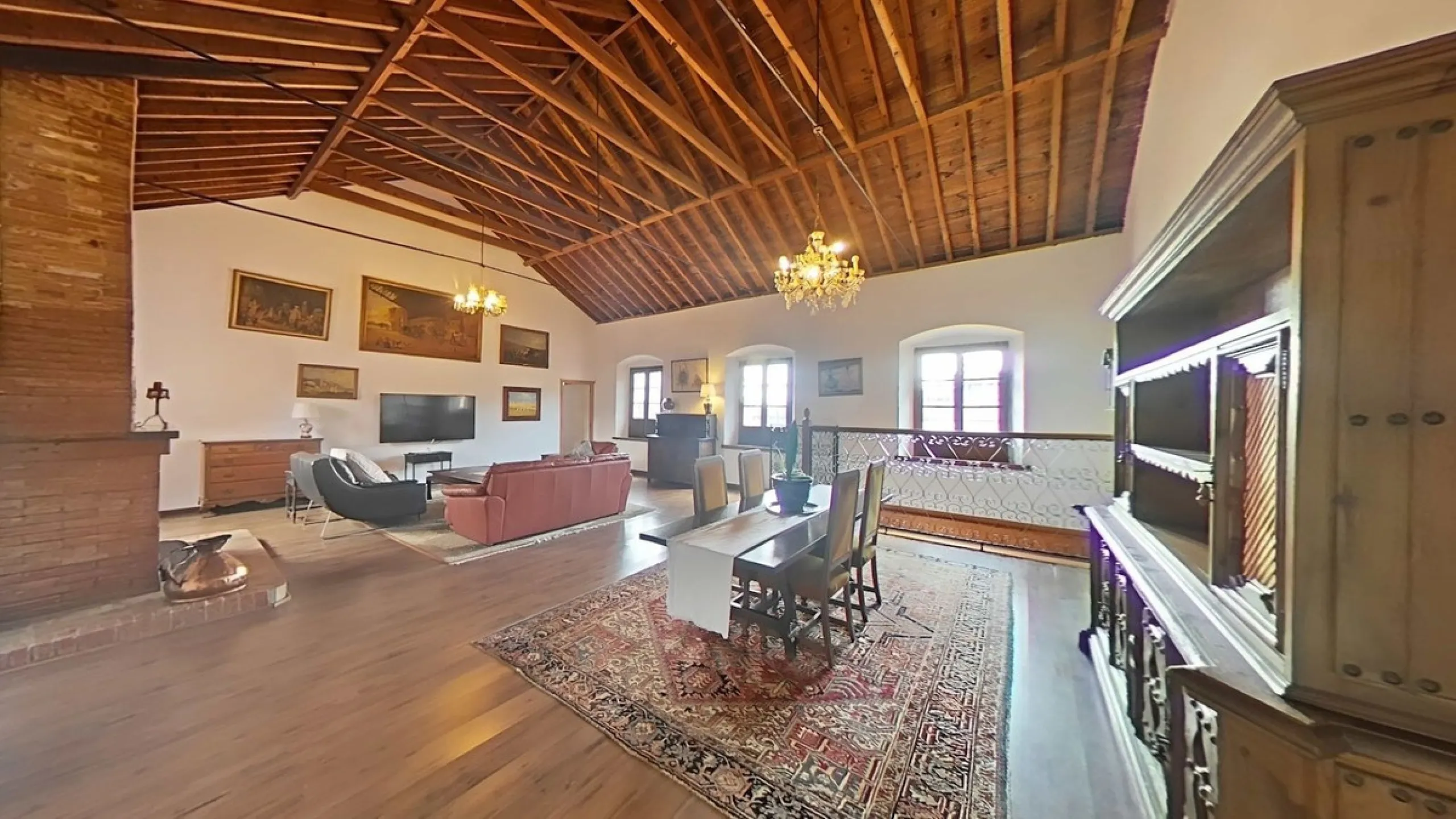 This historic property is a large renovated old Mill, previously a working flour mill for the Larios family until approximately 60 years ago named Molino San Jose. The villa has three bedrooms, three bathrooms, two lounges and two car parking spaces. Ther