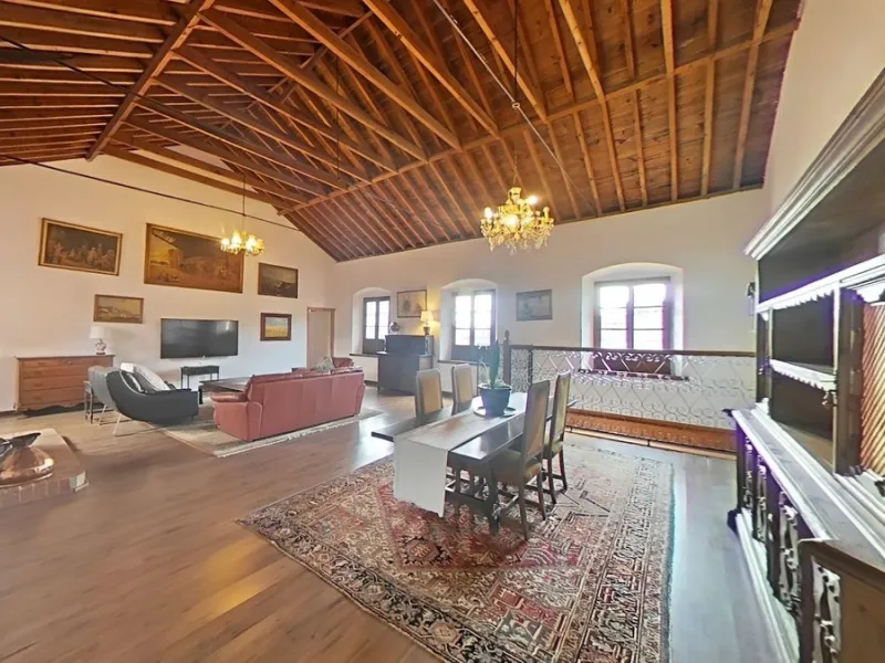 This historic property is a large renovated old Mill, previously a working flour mill for the Larios family until approximately 60 years ago named Molino San Jose. The villa has three bedrooms, three bathrooms, two lounges and two car parking spaces. Ther