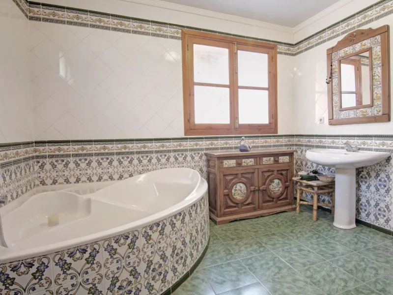 This historic property is a large renovated old Mill, previously a working flour mill for the Larios family until approximately 60 years ago named Molino San Jose. The villa has three bedrooms, three bathrooms, two lounges and two car parking spaces. Ther