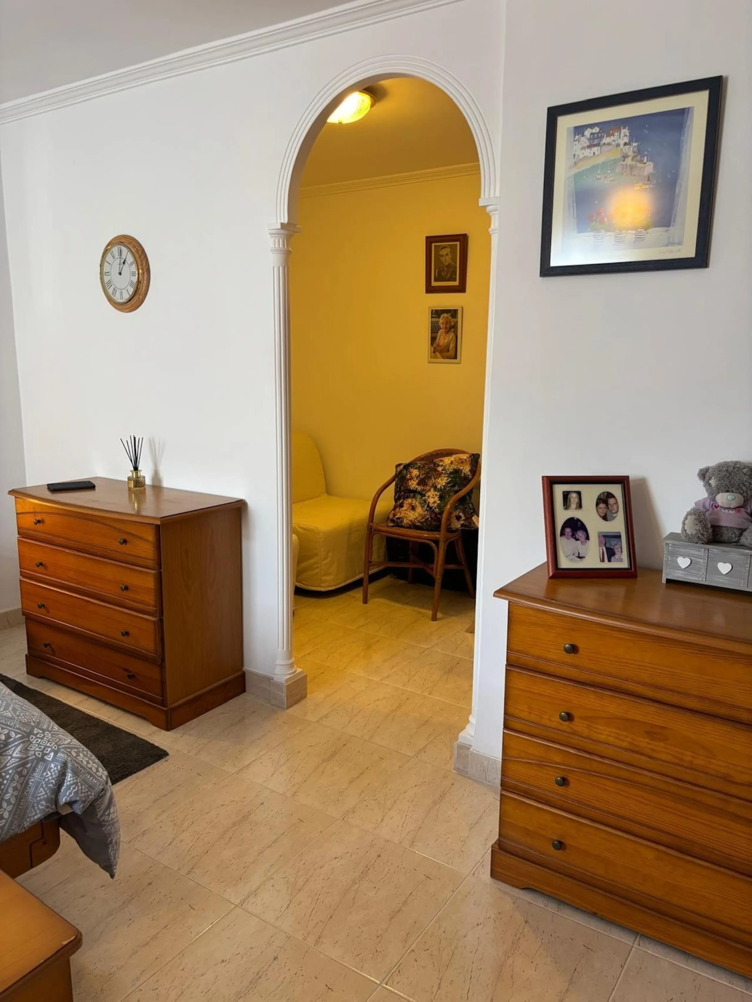 Beautiful Townhouse for Sale in Nerja with Stunning Panoramic Views over town. Located in a popular and peaceful urbanisation, this beautifully presented townhouse offers the perfect combination of privacy, comfort, and convenience. Spread across three le