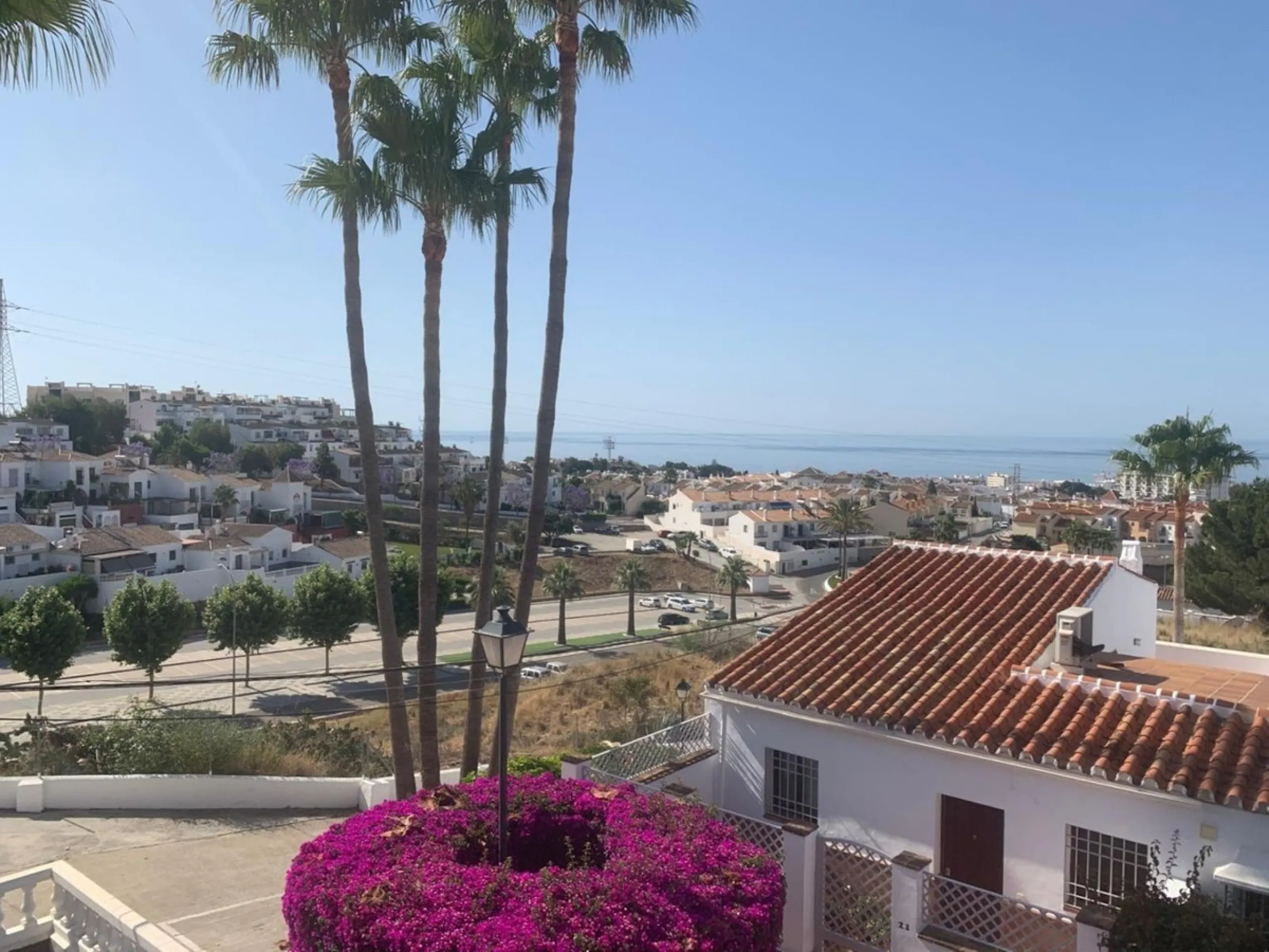 Beautiful Townhouse for Sale in Nerja with Stunning Panoramic Views over town. Located in a popular and peaceful urbanisation, this beautifully presented townhouse offers the perfect combination of privacy, comfort, and convenience. Spread across three le