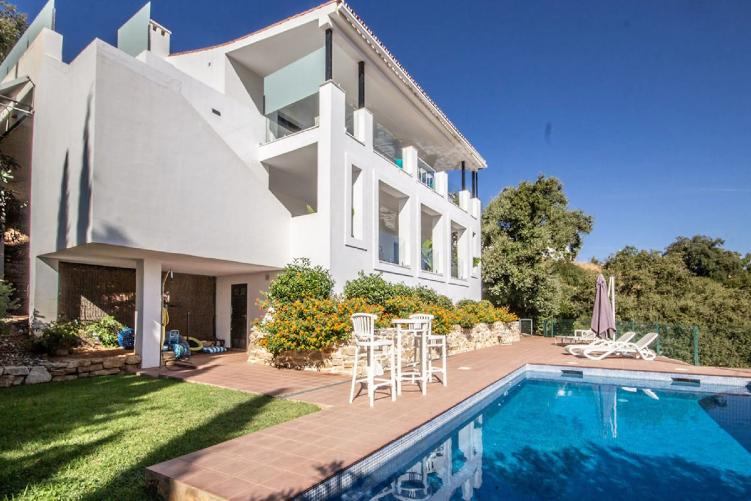Spacious Family Villa with Panoramic Views in La Mairena