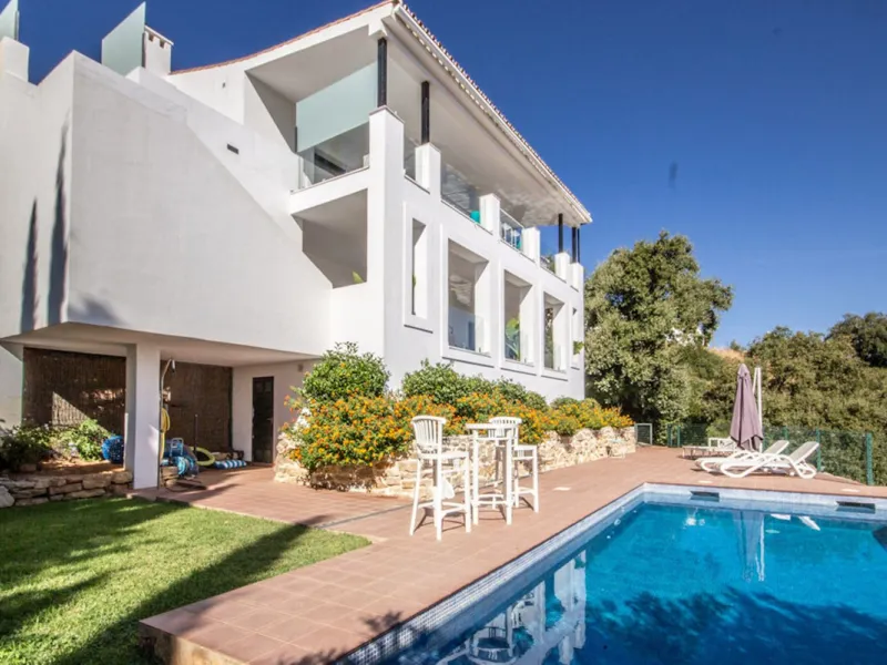 Spacious Family Villa with Panoramic Views in La Mairena