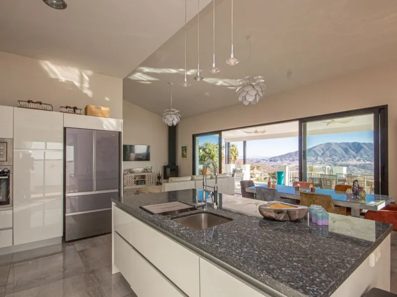 Spacious Family Villa with Panoramic Views in La Mairena