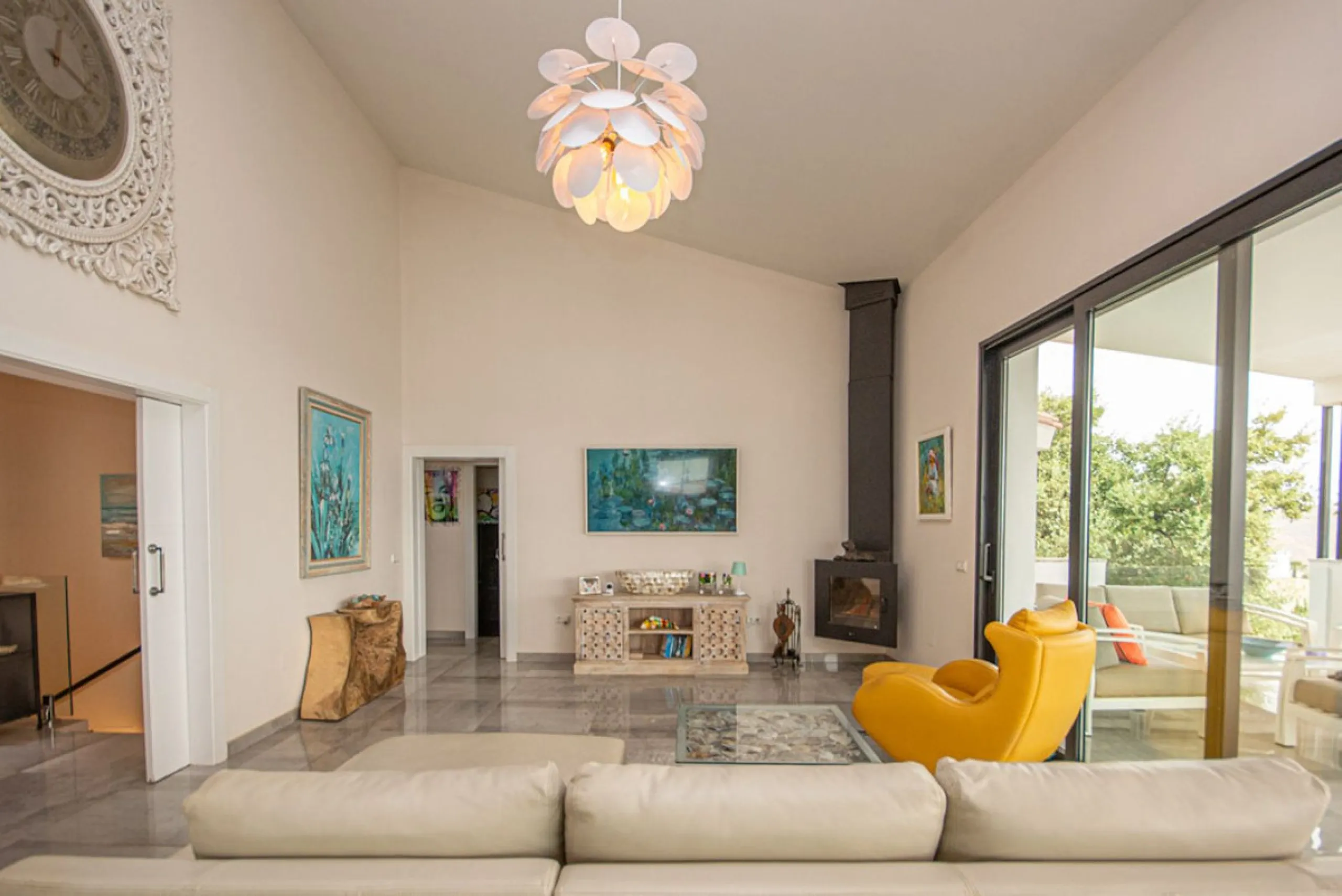 Spacious Family Villa with Panoramic Views in La Mairena