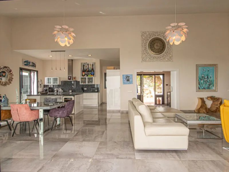Spacious Family Villa with Panoramic Views in La Mairena