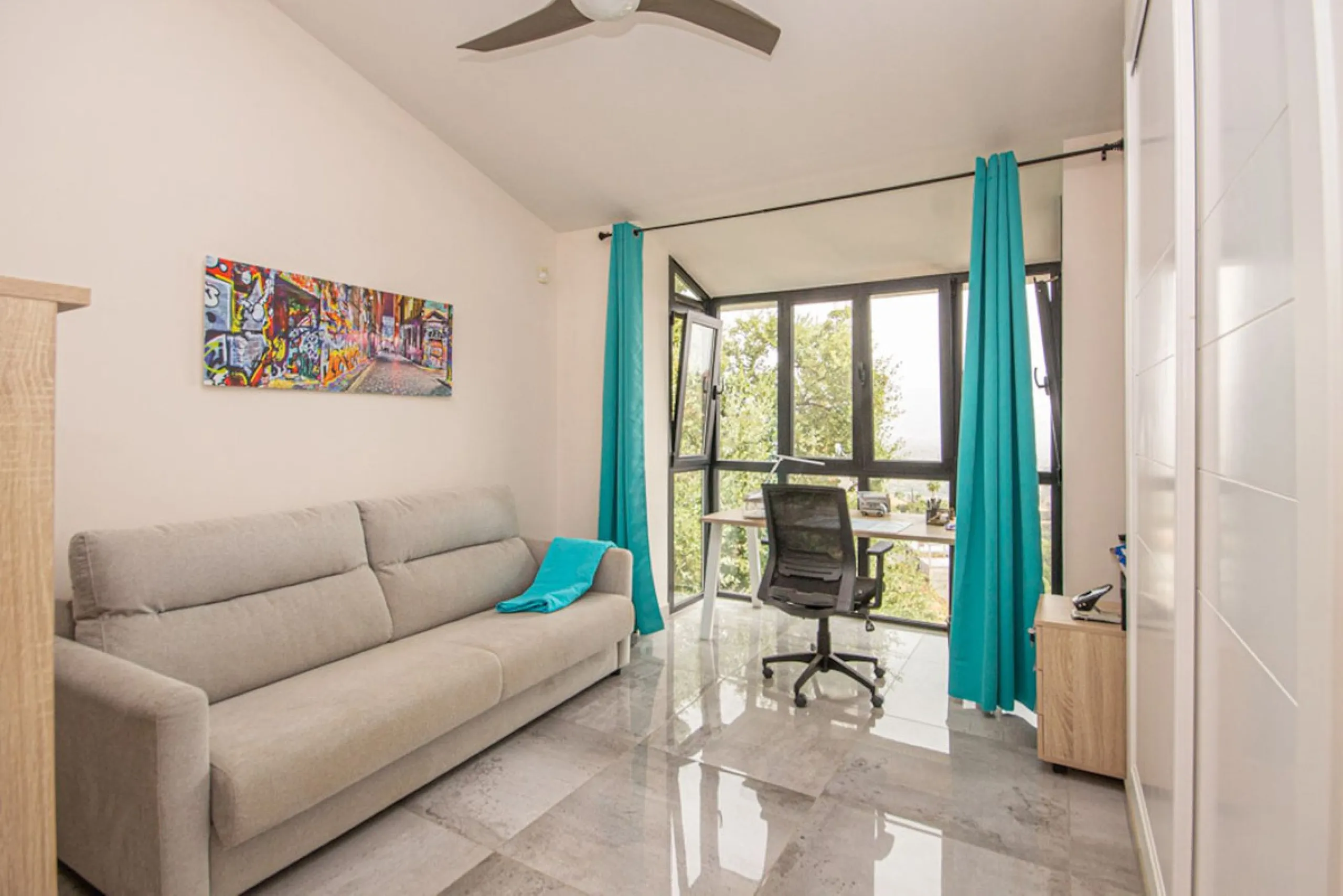 Spacious Family Villa with Panoramic Views in La Mairena