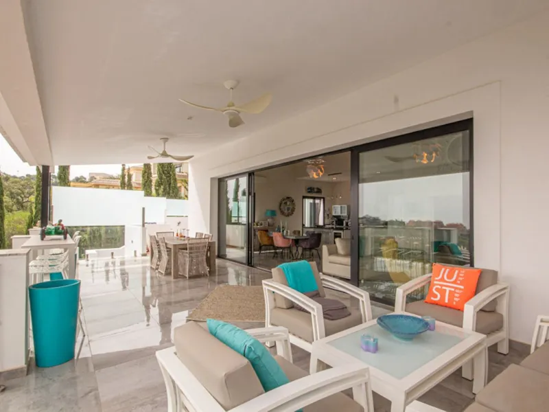 Spacious Family Villa with Panoramic Views in La Mairena