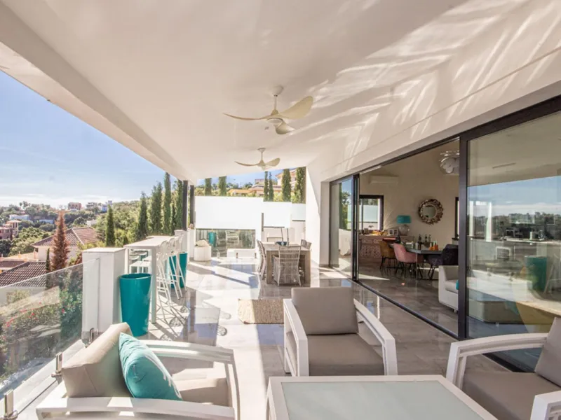 Spacious Family Villa with Panoramic Views in La Mairena