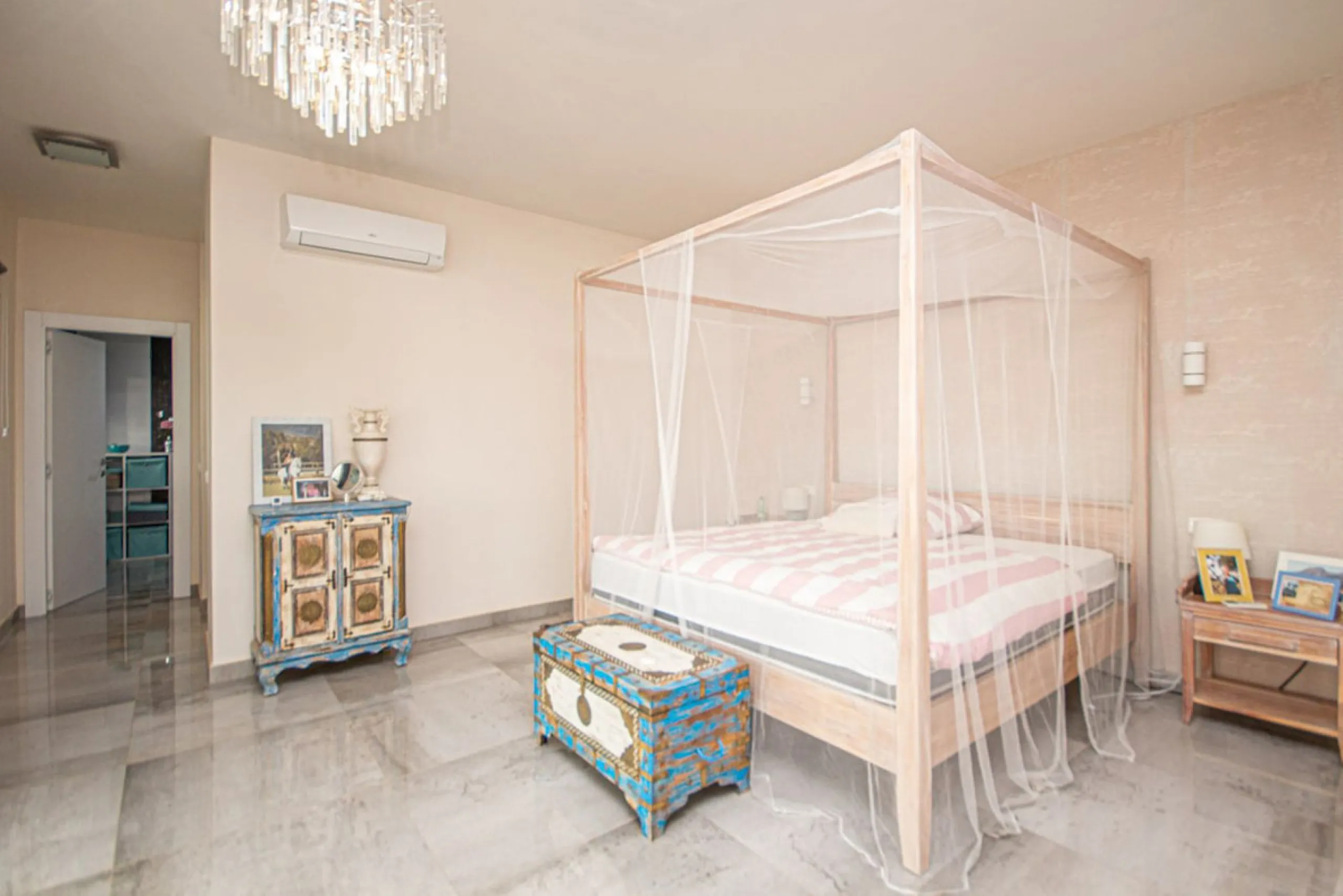 Spacious Family Villa with Panoramic Views in La Mairena