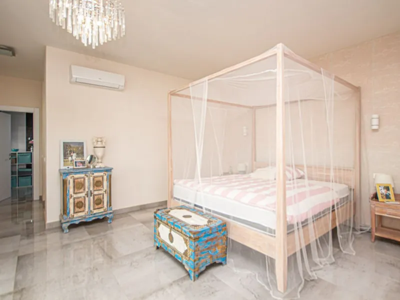 Spacious Family Villa with Panoramic Views in La Mairena