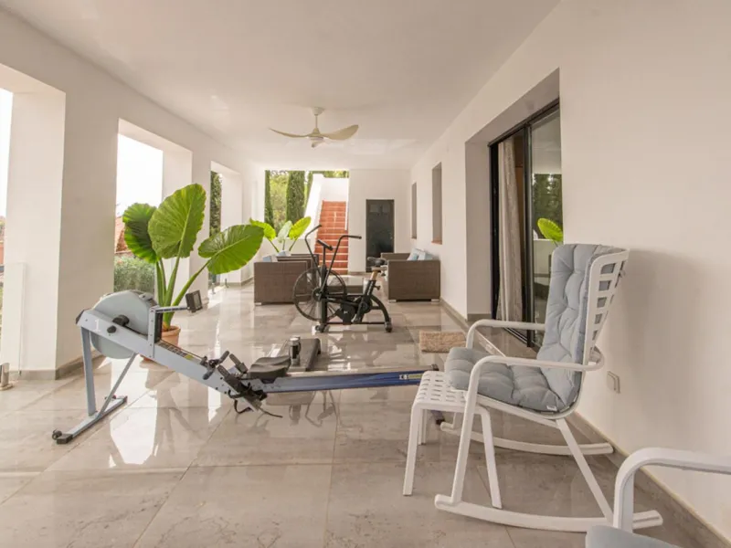 Spacious Family Villa with Panoramic Views in La Mairena