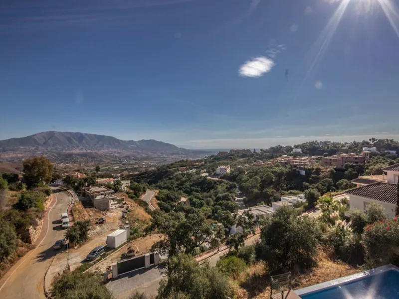 Spacious Family Villa with Panoramic Views in La Mairena
