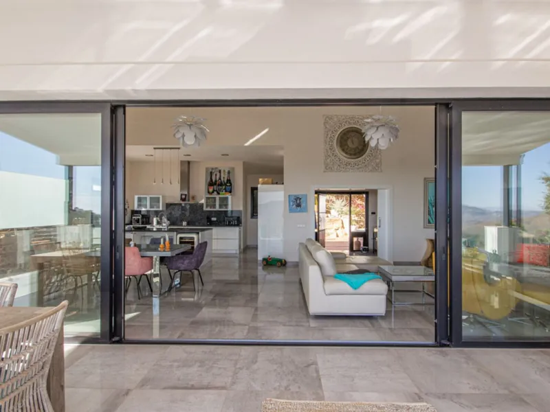 Spacious Family Villa with Panoramic Views in La Mairena