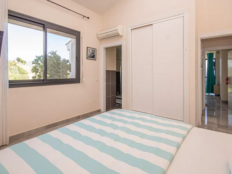 Spacious Family Villa with Panoramic Views in La Mairena