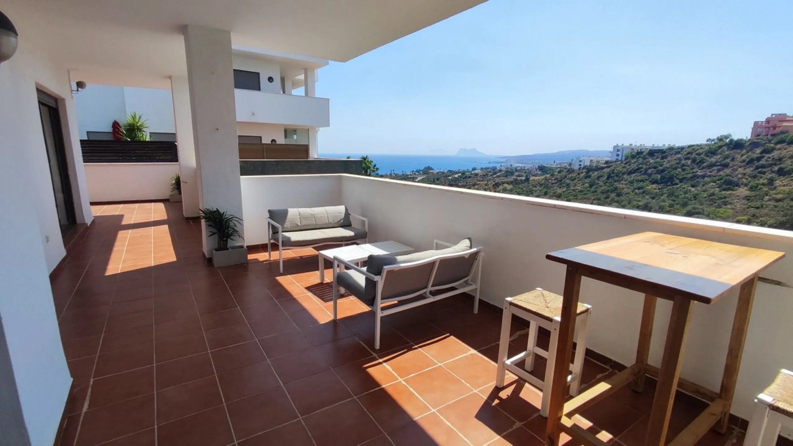 Apartment - Ground Floor Apartment в продаже в Manilva, Málaga. В доме 3 спален и 2 ванных комнат. Площадь дома 150 м²