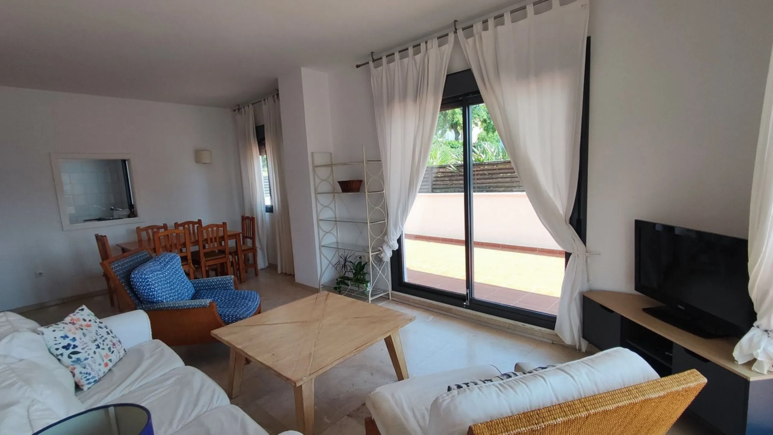 Apartment - Ground Floor Apartment в продаже в Manilva, Málaga. В доме 3 спален и 2 ванных комнат. Площадь дома 150 м²