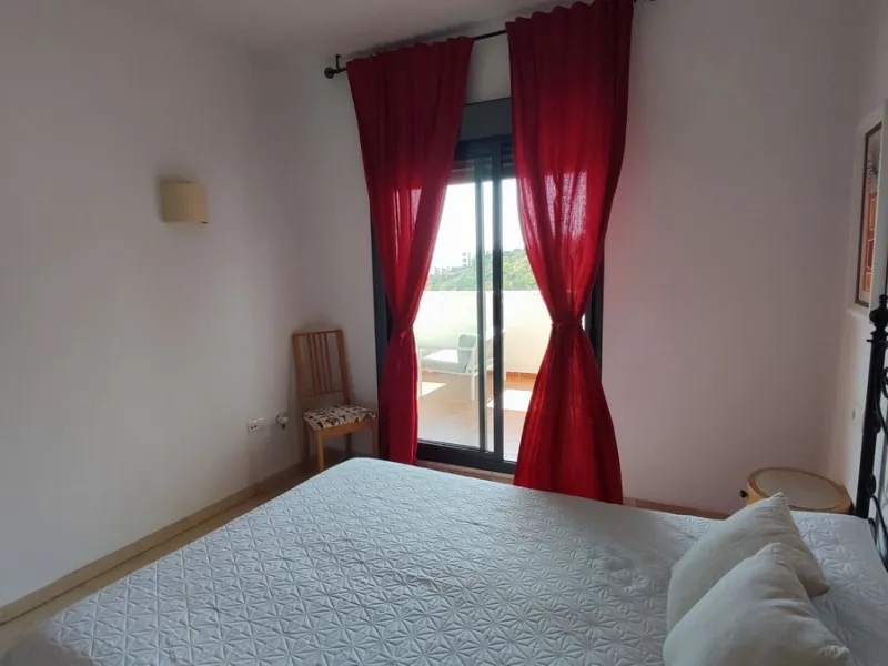 Apartment - Ground Floor Apartment в продаже в Manilva, Málaga. В доме 3 спален и 2 ванных комнат. Площадь дома 150 м²