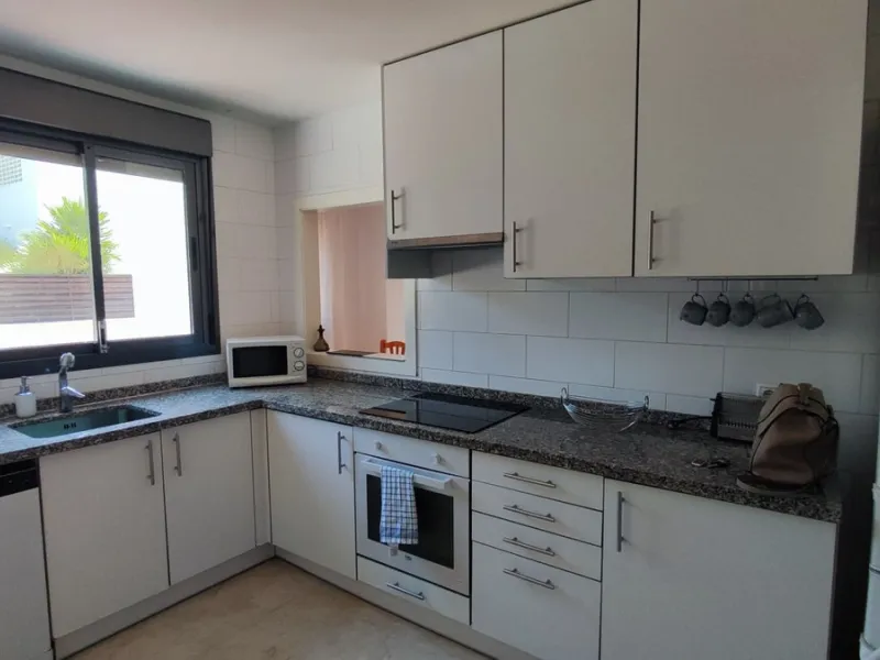 Apartment - Ground Floor Apartment в продаже в Manilva, Málaga. В доме 3 спален и 2 ванных комнат. Площадь дома 150 м²