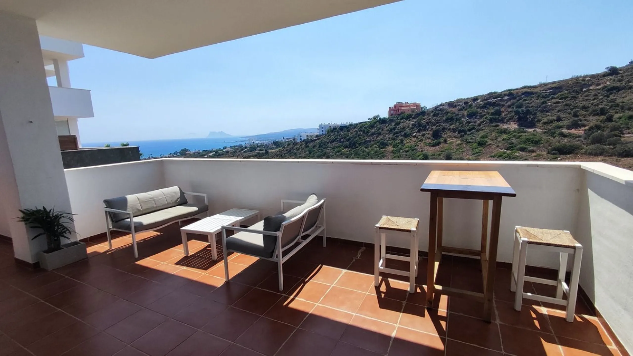 Apartment - Ground Floor Apartment в продаже в Manilva, Málaga. В доме 3 спален и 2 ванных комнат. Площадь дома 150 м²
