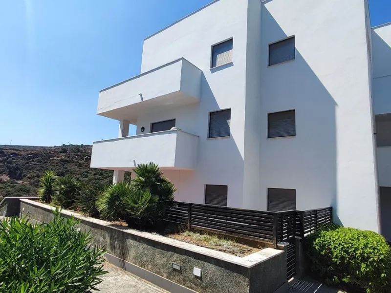 Apartment - Ground Floor Apartment в продаже в Manilva, Málaga. В доме 3 спален и 2 ванных комнат. Площадь дома 150 м²