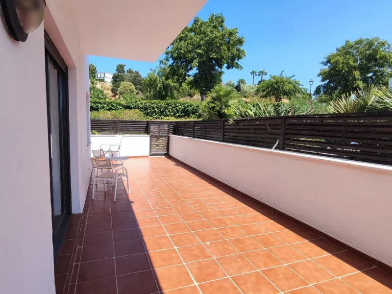 Apartment - Ground Floor Apartment в продаже в Manilva, Málaga. В доме 3 спален и 2 ванных комнат. Площадь дома 150 м²
