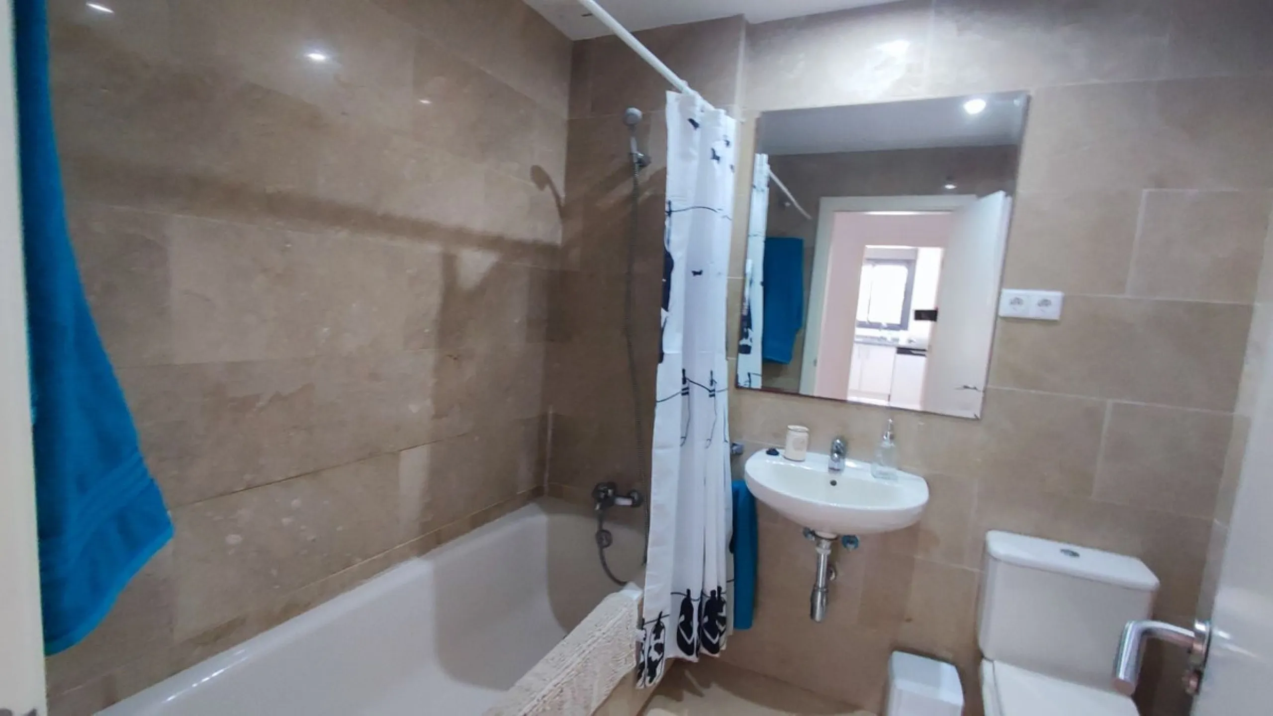 Apartment - Ground Floor Apartment в продаже в Manilva, Málaga. В доме 3 спален и 2 ванных комнат. Площадь дома 150 м²
