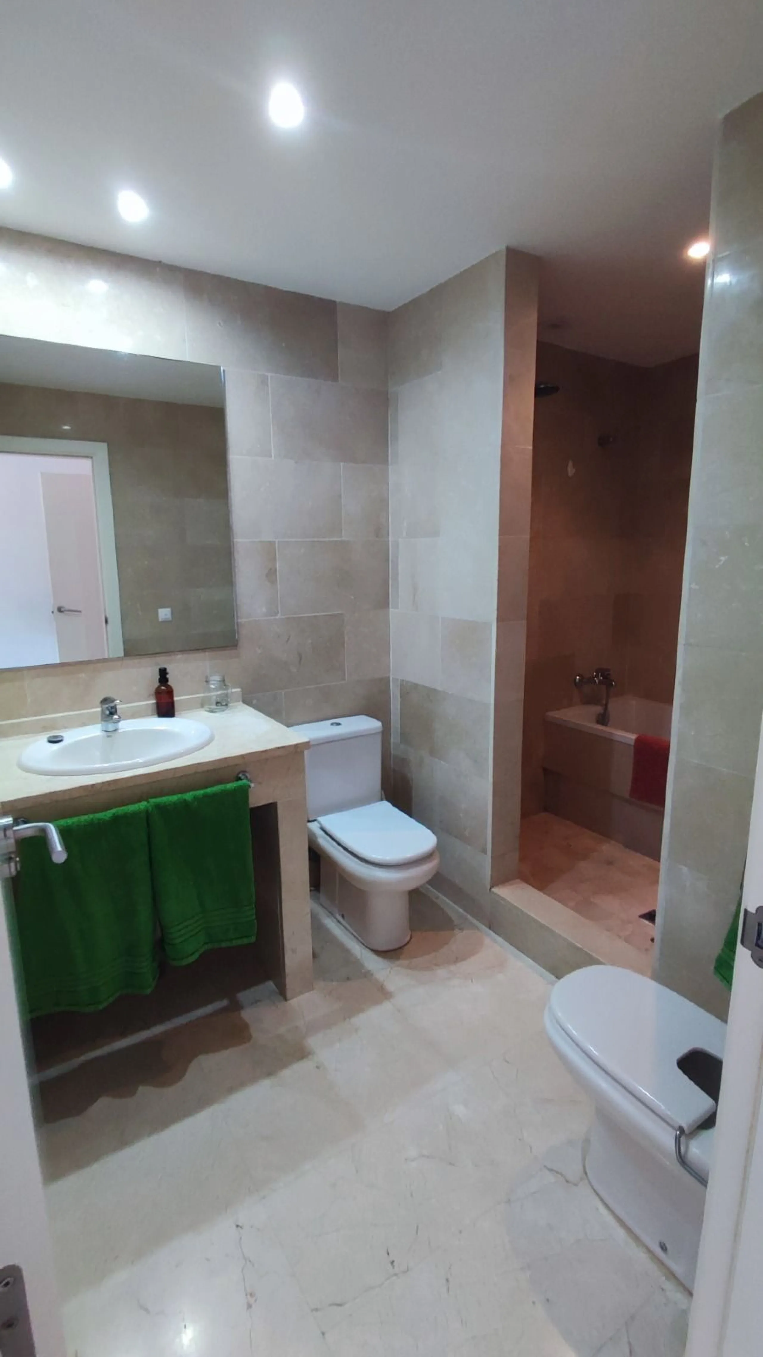 Apartment - Ground Floor Apartment в продаже в Manilva, Málaga. В доме 3 спален и 2 ванных комнат. Площадь дома 150 м²