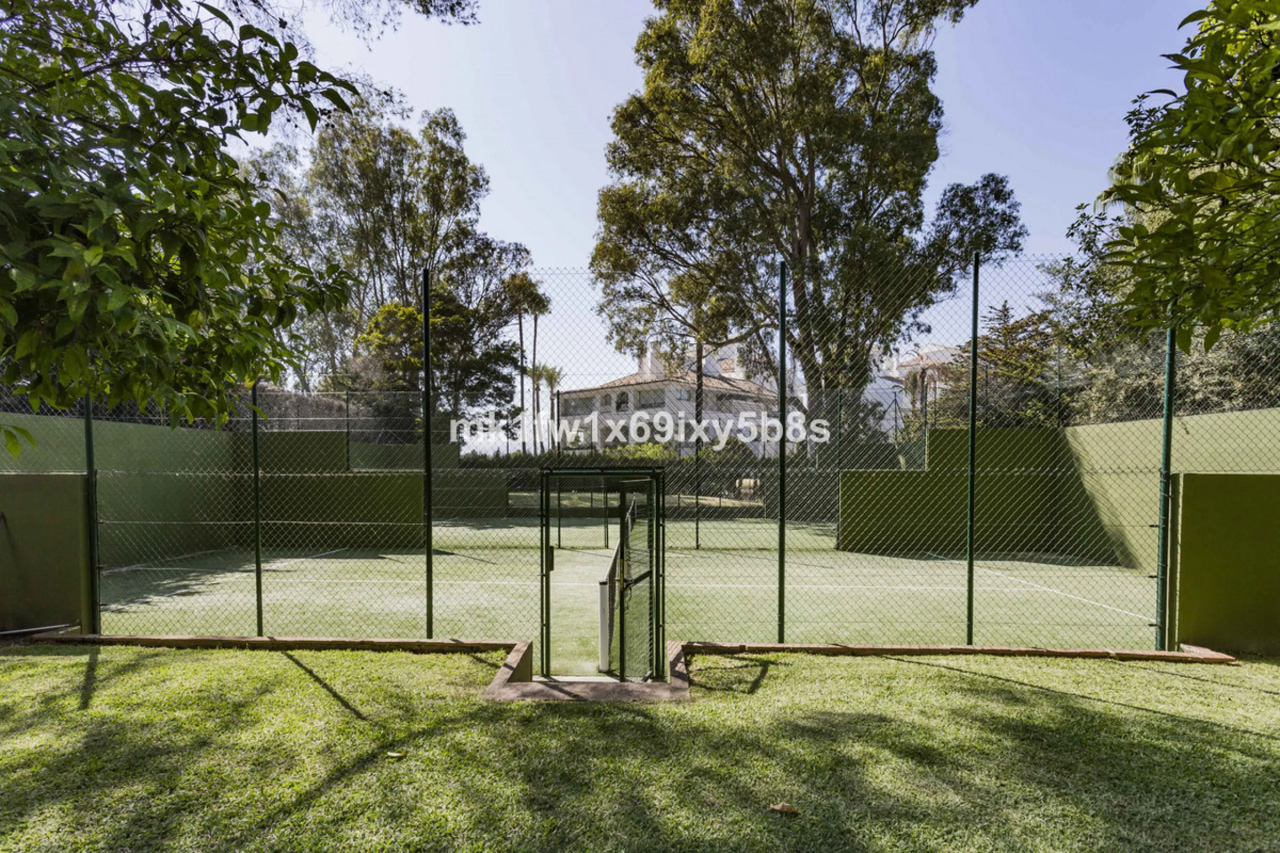 This beautifully renovated two-bedroom apartment is situated in the iconic Torre de Río Real, one of Marbella's most renowned buildings. Located in the exclusive Río Real residential area in Eastern Marbella, it's just a 5-minute drive from Marbella's cit