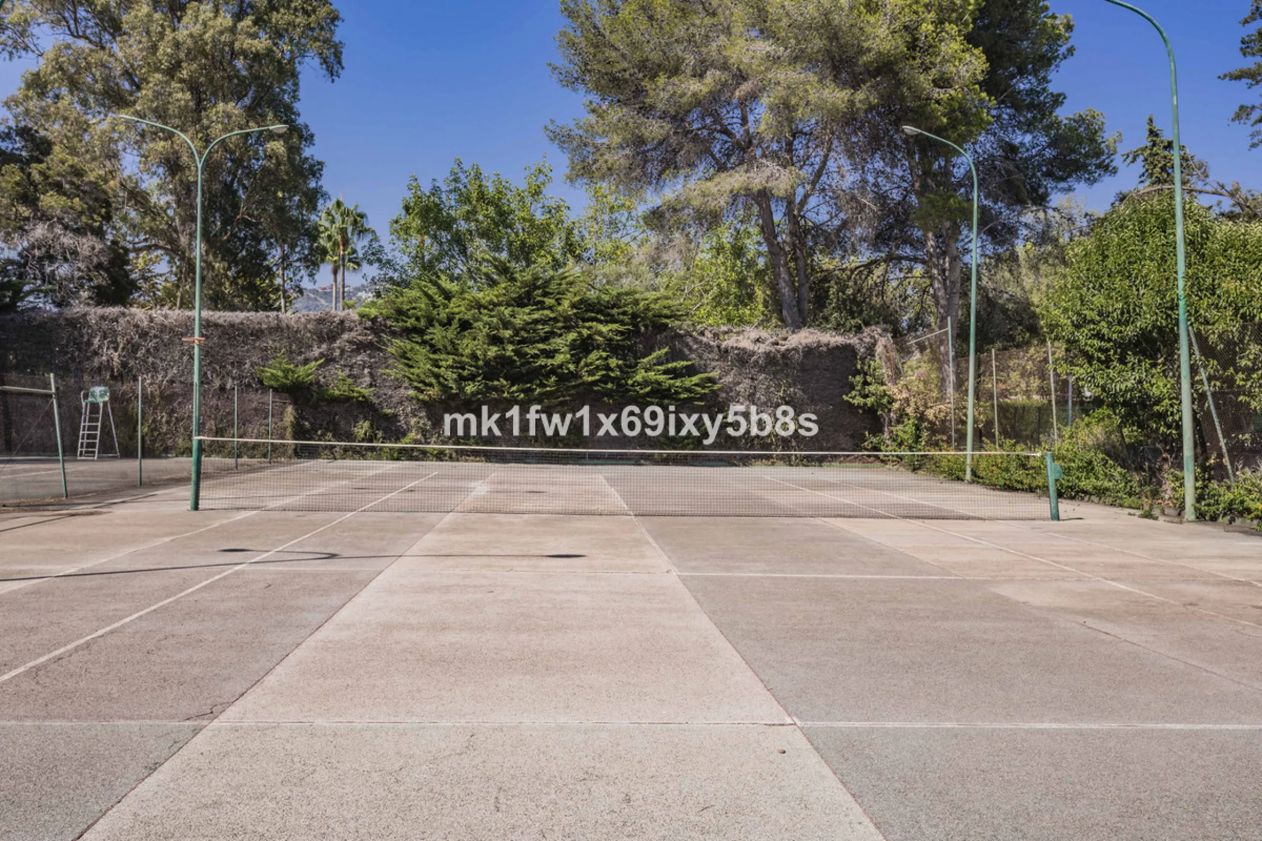 This beautifully renovated two-bedroom apartment is situated in the iconic Torre de Río Real, one of Marbella's most renowned buildings. Located in the exclusive Río Real residential area in Eastern Marbella, it's just a 5-minute drive from Marbella's cit