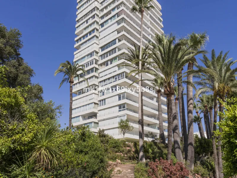 This beautifully renovated two-bedroom apartment is situated in the iconic Torre de Río Real, one of Marbella's most renowned buildings. Located in the exclusive Río Real residential area in Eastern Marbella, it's just a 5-minute drive from Marbella's cit