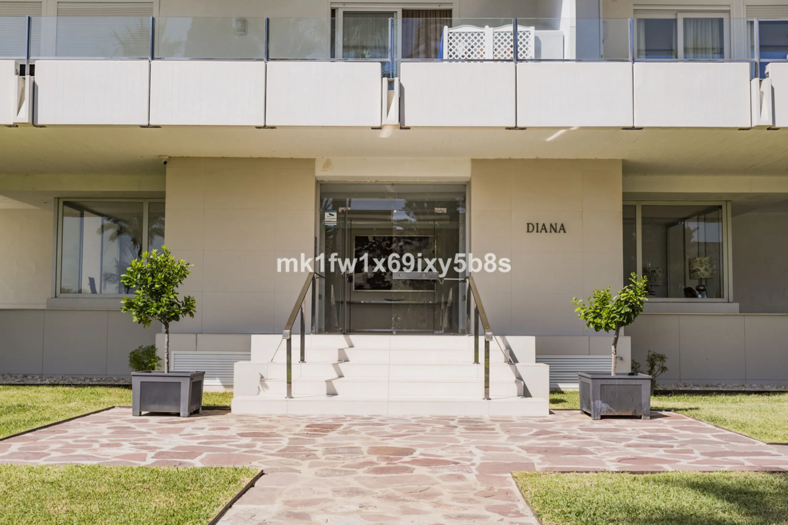 This beautifully renovated two-bedroom apartment is situated in the iconic Torre de Río Real, one of Marbella's most renowned buildings. Located in the exclusive Río Real residential area in Eastern Marbella, it's just a 5-minute drive from Marbella's cit