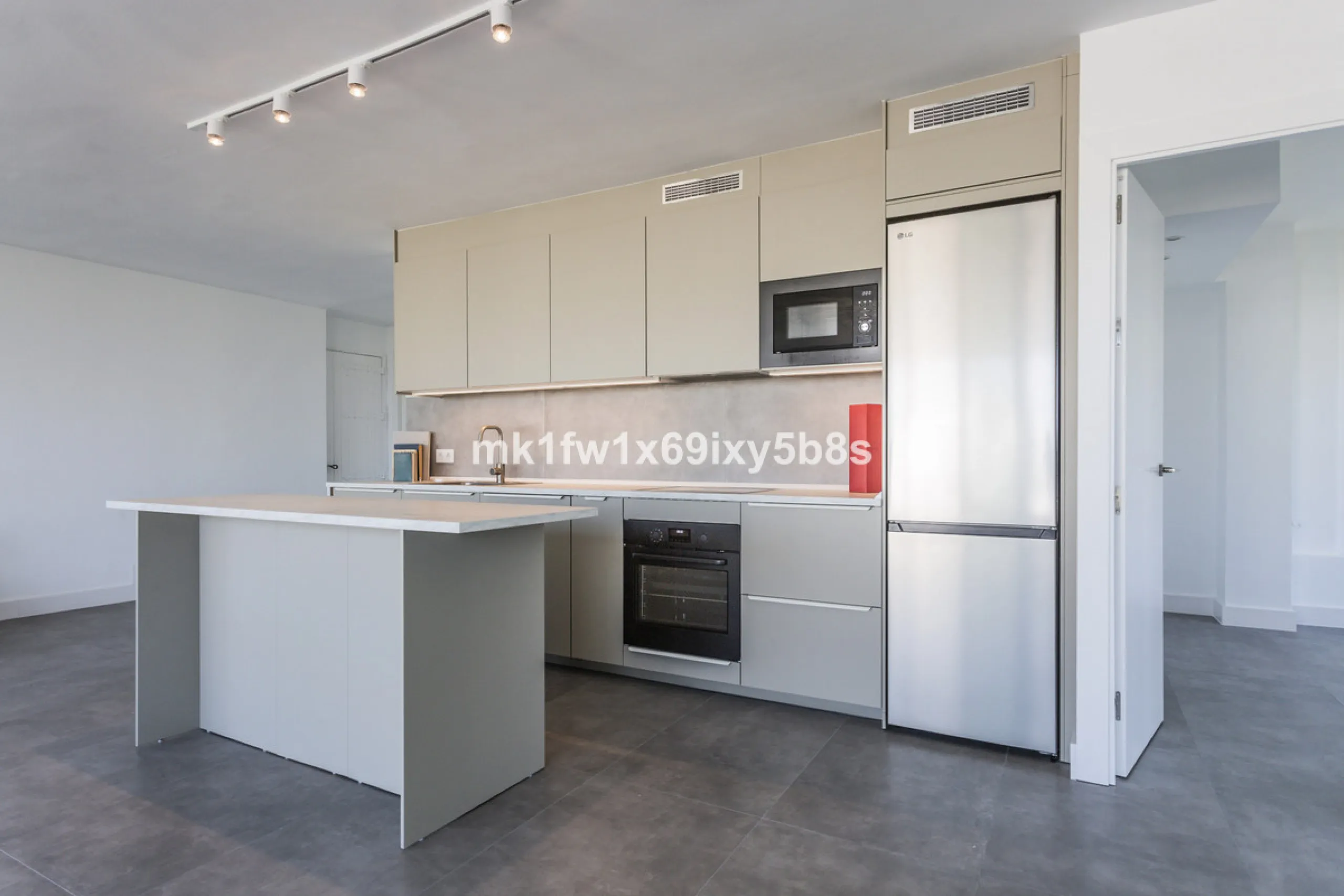This beautifully renovated two-bedroom apartment is situated in the iconic Torre de Río Real, one of Marbella's most renowned buildings. Located in the exclusive Río Real residential area in Eastern Marbella, it's just a 5-minute drive from Marbella's cit
