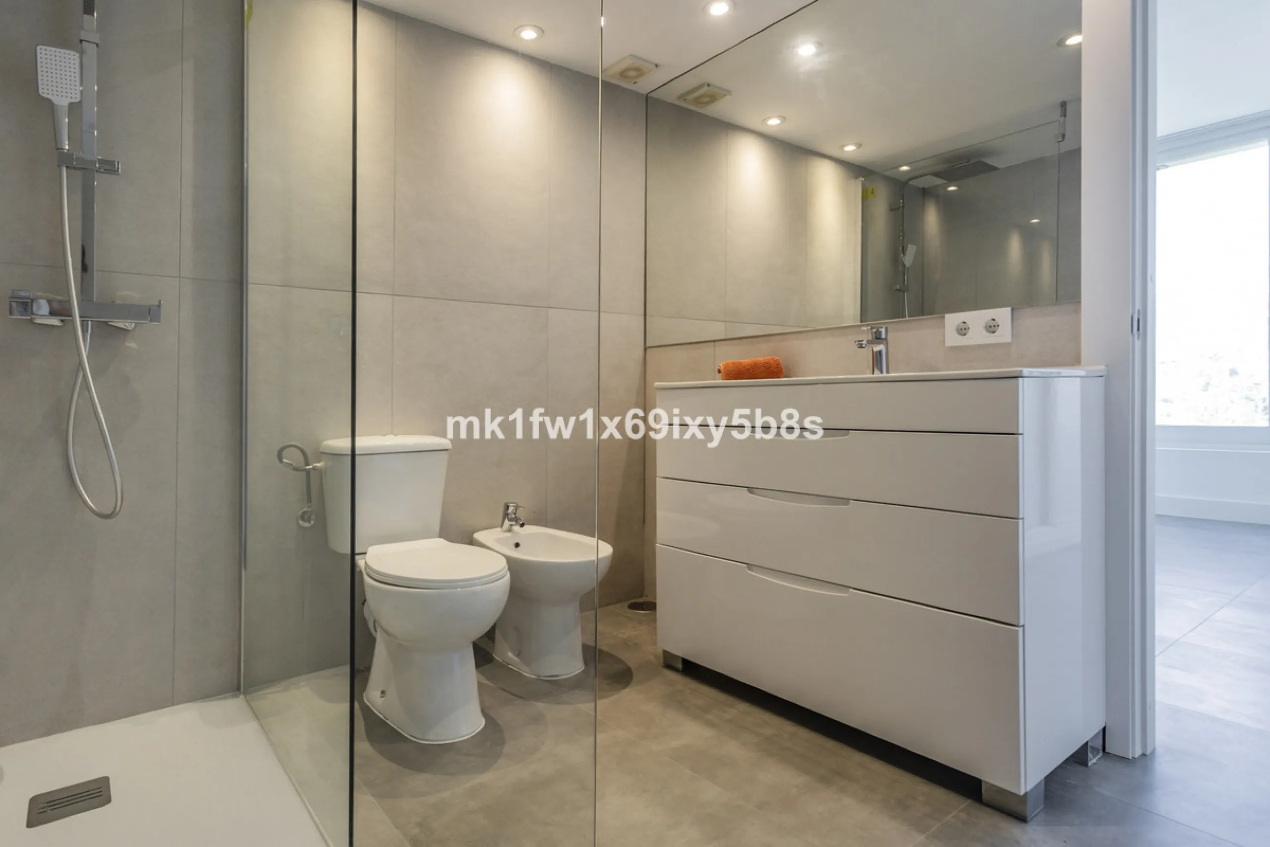 This beautifully renovated two-bedroom apartment is situated in the iconic Torre de Río Real, one of Marbella's most renowned buildings. Located in the exclusive Río Real residential area in Eastern Marbella, it's just a 5-minute drive from Marbella's cit